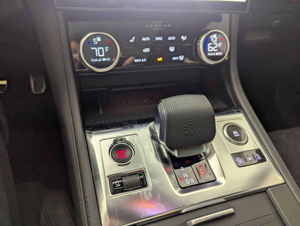 Used 2022 Jaguar F-PACE SVR image 8