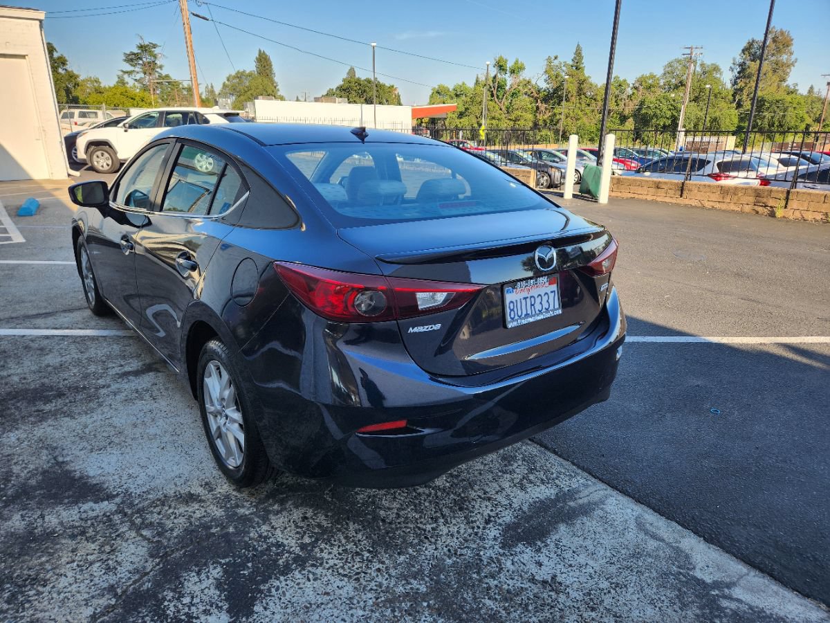 Used 2014 MAZDA MAZDA3 i Touring w/ Technology Package FWD image 3