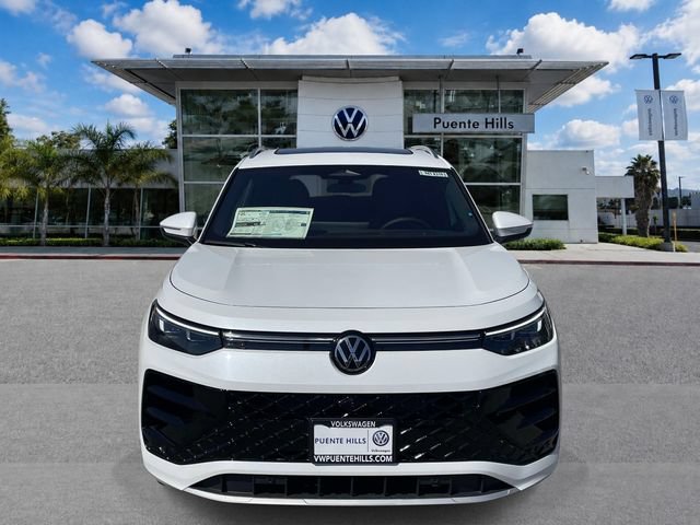 New 2026 Volkswagen Tiguan SEL R-Line AWD/4WD image 2