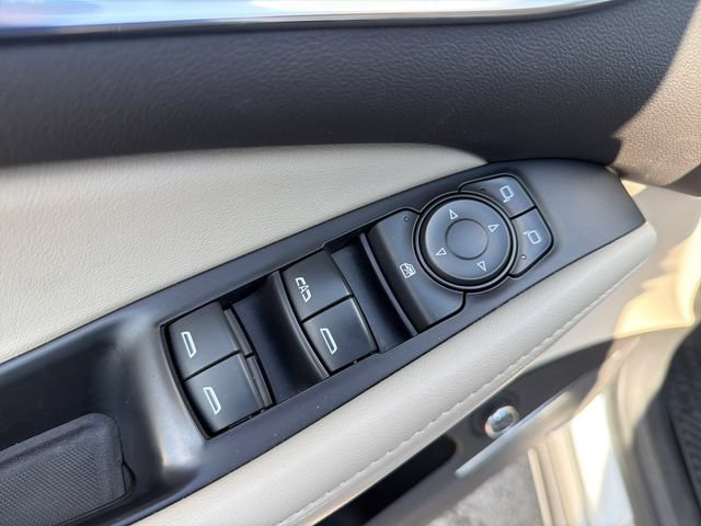 Used 2021 Buick Enclave Essence w/ Sound and Sites Package AWD/4WD image 18