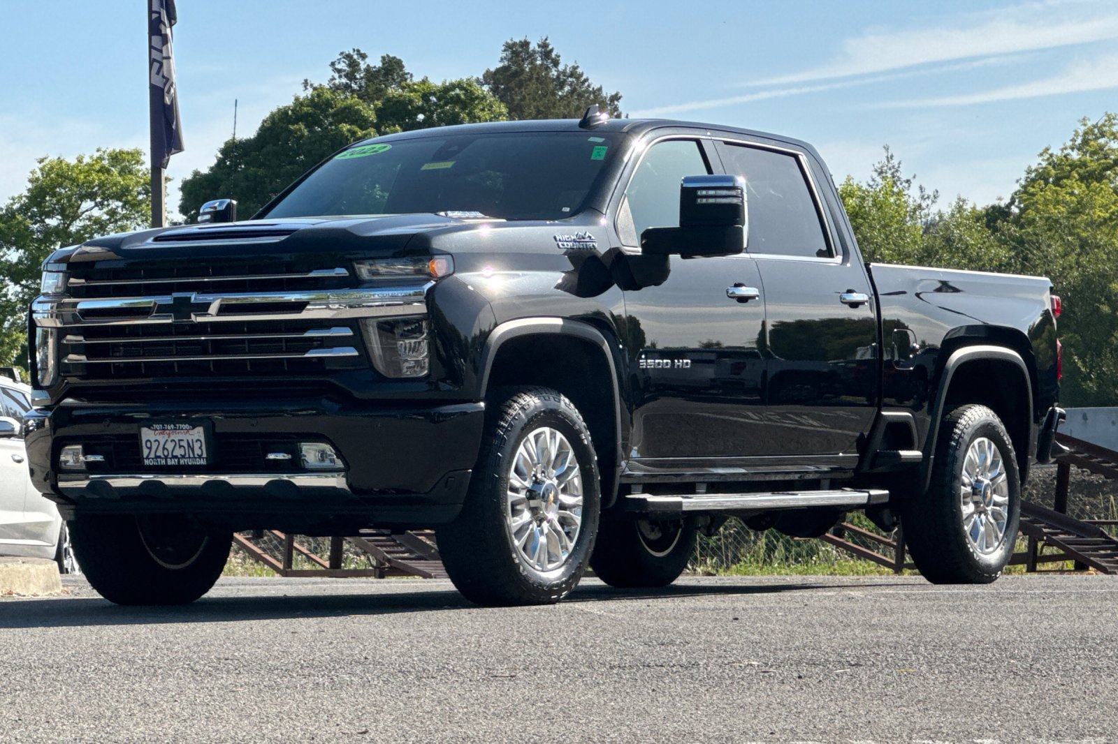 Used 2022 Chevrolet Silverado 3500 High Country w/ Safety Package II AWD/4WD image 9