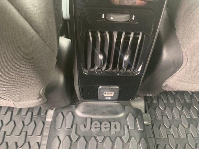 Used 2025 Jeep Compass Sport image 25