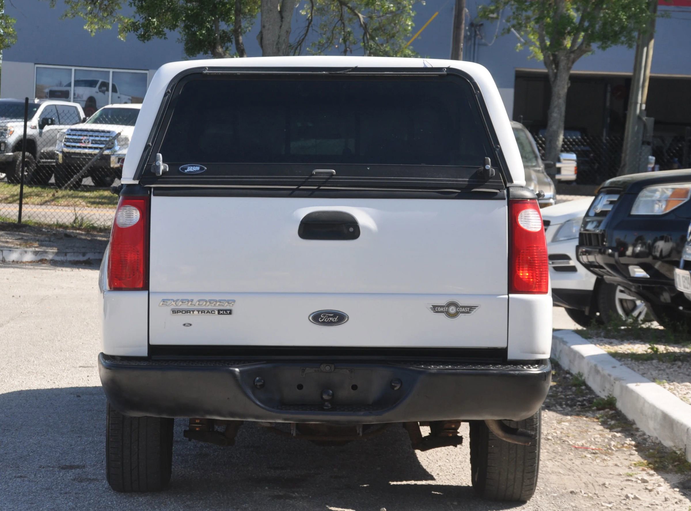 Used 2004 Ford Explorer Sport Trac XLT AWD/4WD image 14