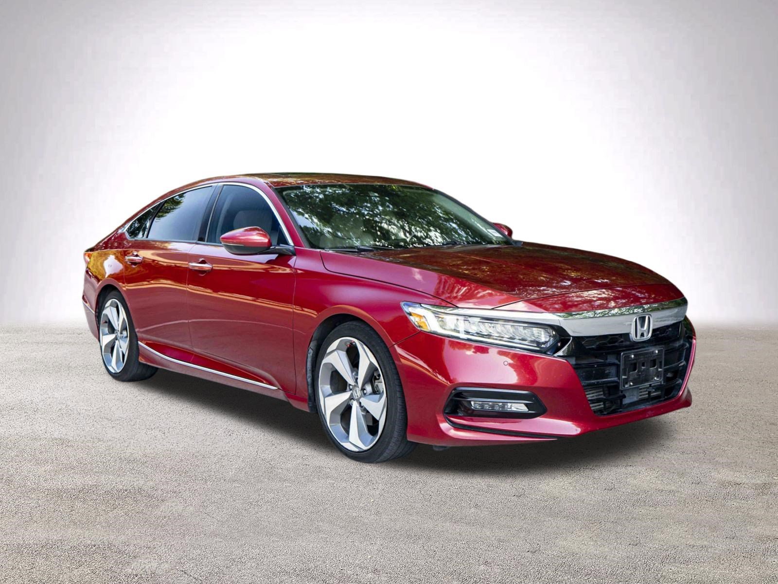 Used 2020 Honda Accord Touring image 2