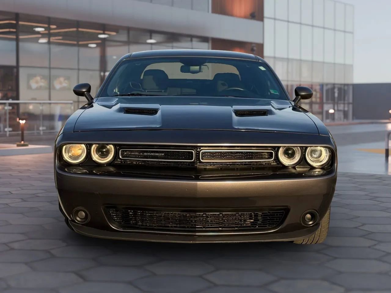 Used 2019 Dodge Challenger SXT image 6