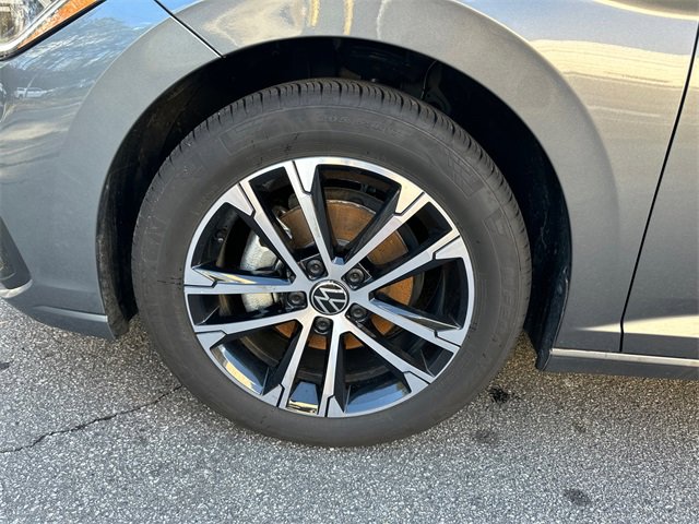 Used 2025 Volkswagen Jetta Sport image 27