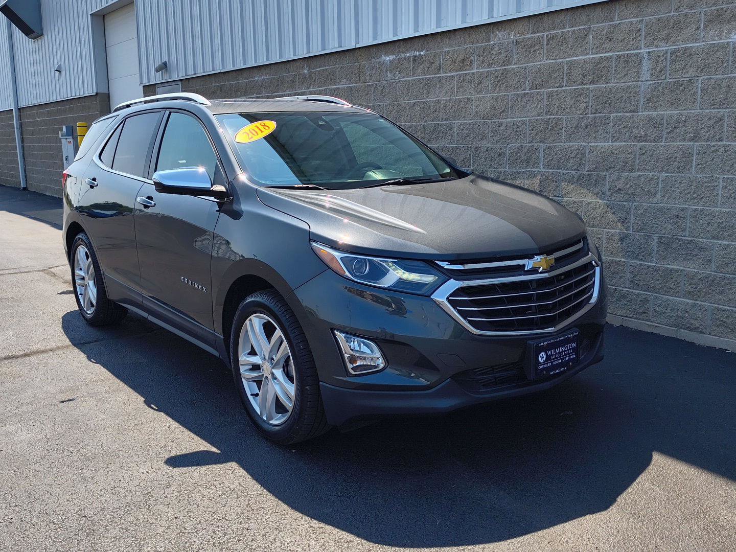 Used 2018 Chevrolet Equinox Premier FWD image 2