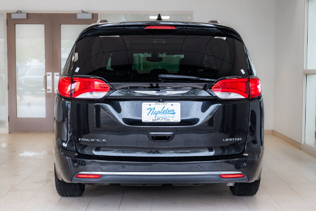 Used 2019 Chrysler Pacifica Limited FWD image 32