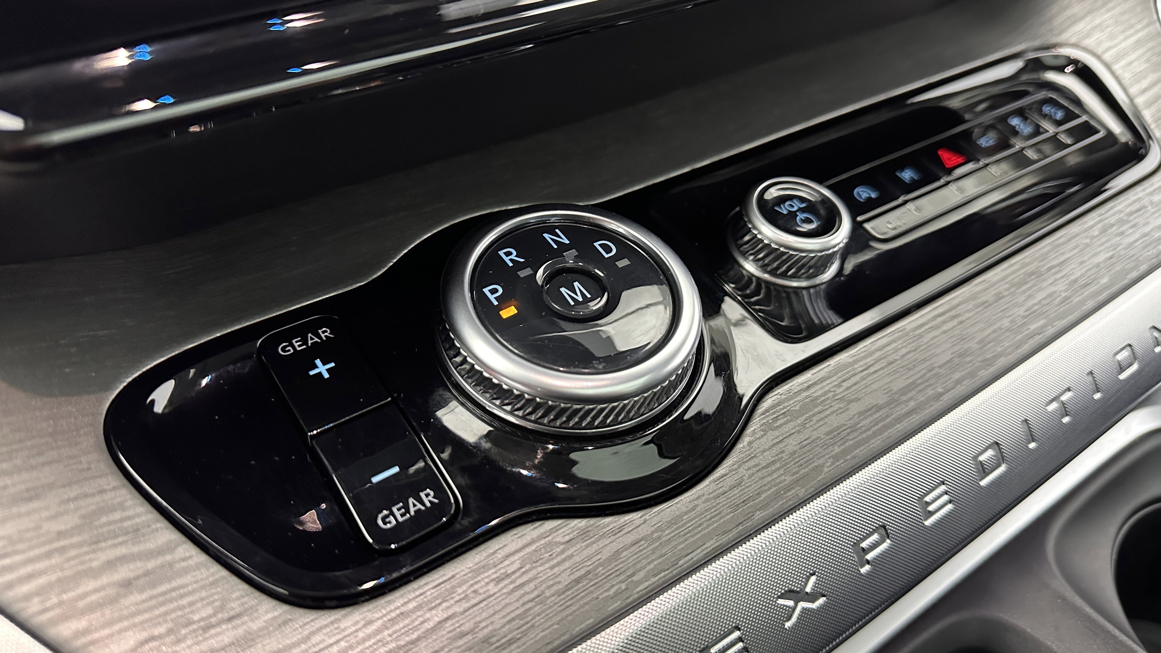 Used 2025 Ford Expedition Platinum image 22