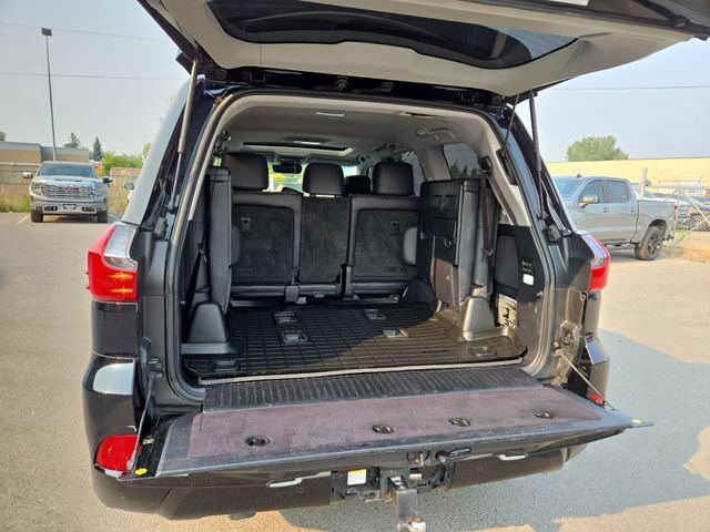 Used 2017 Lexus LX 570 4WD w/ Luxury Package image 38