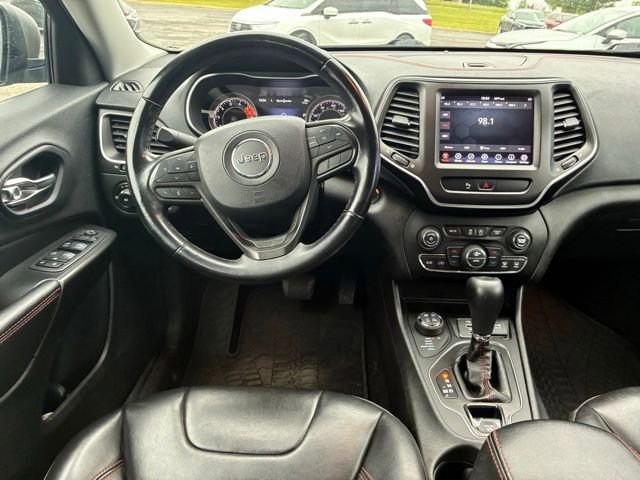 Used 2019 Jeep Cherokee Trailhawk AWD/4WD image 13