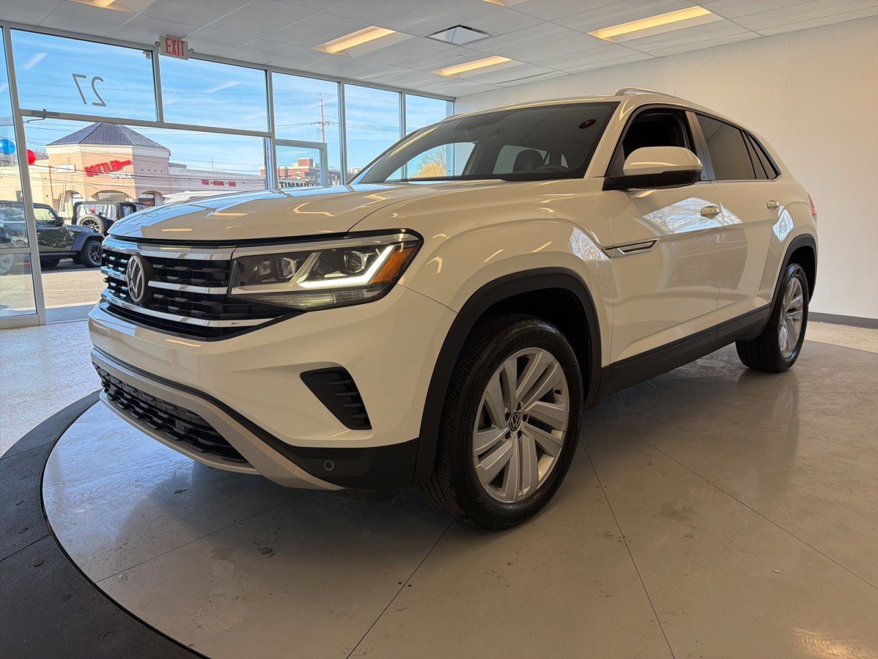 Used 2023 Volkswagen Atlas Cross Sport SE image 71