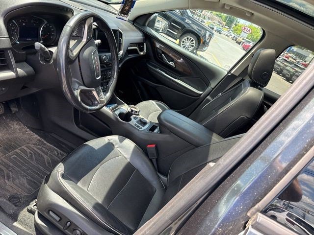 Used 2020 GMC Terrain Denali w/ Denali Premium Package AWD/4WD image 32