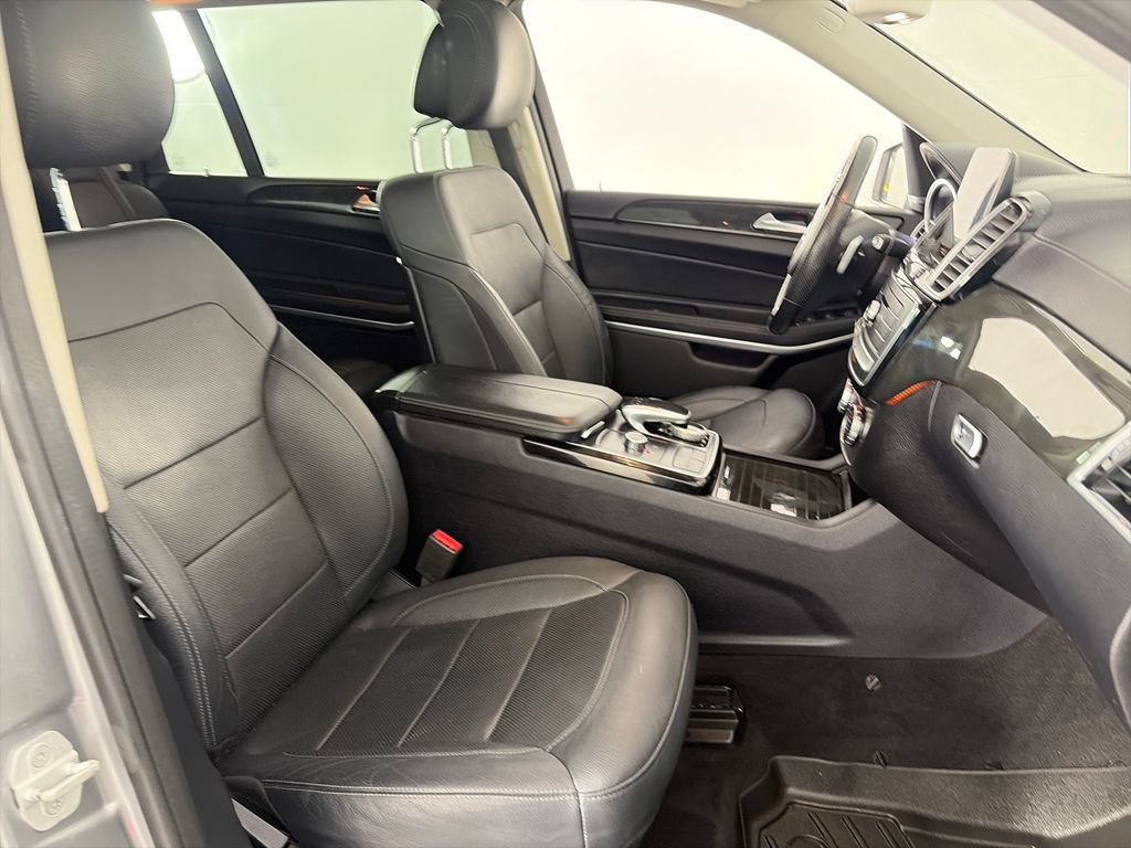 Used 2017 Mercedes-Benz GLS 550 4MATIC image 31