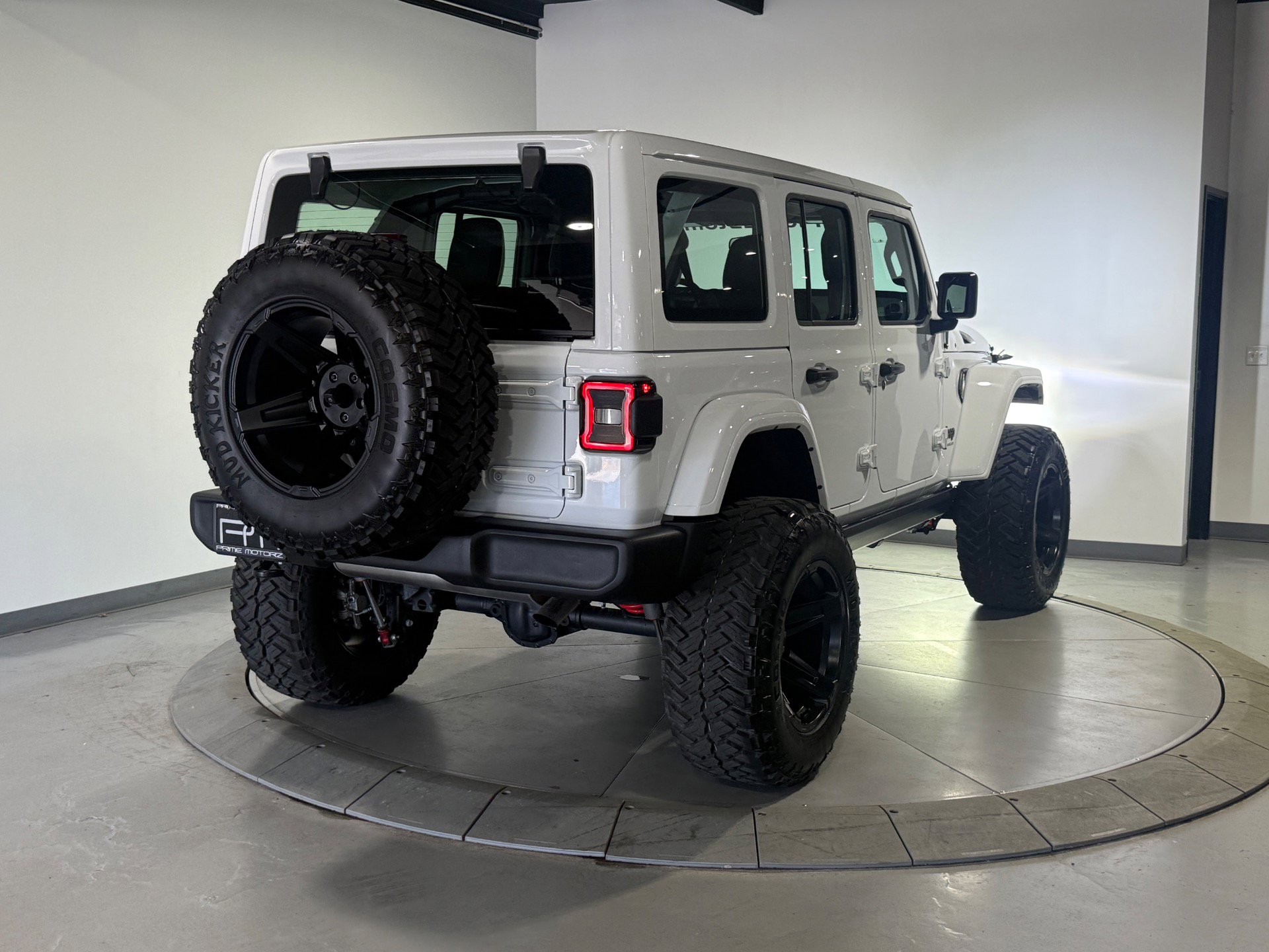 Used 2025 Jeep Wrangler Unlimited Sport AWD/4WD image 15