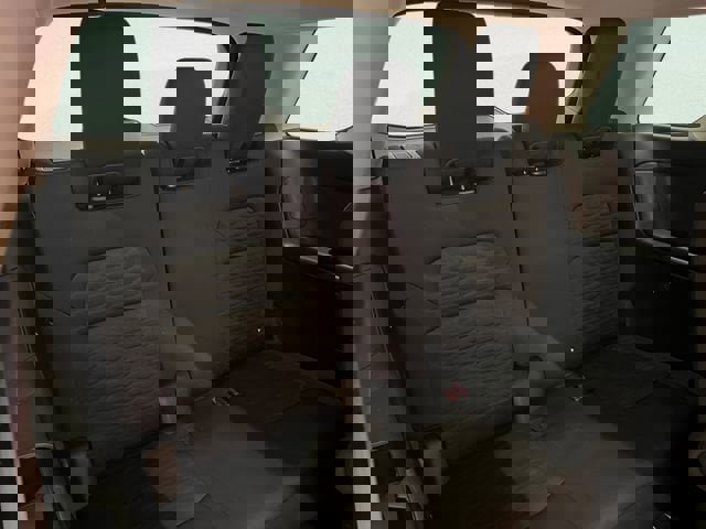 Used 2022 Nissan Pathfinder SV w/ SV Premium Package image 11