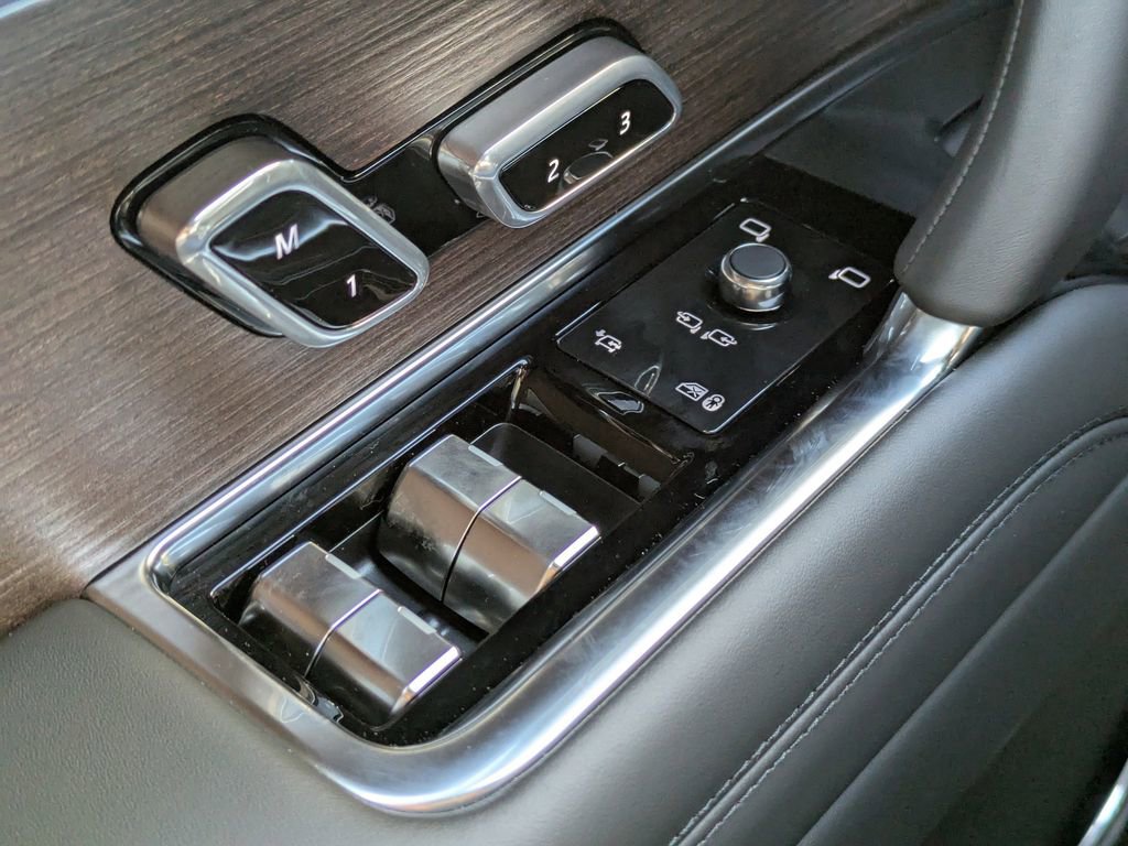 New 2026 Land Rover Range Rover Long Wheelbase SE image 26