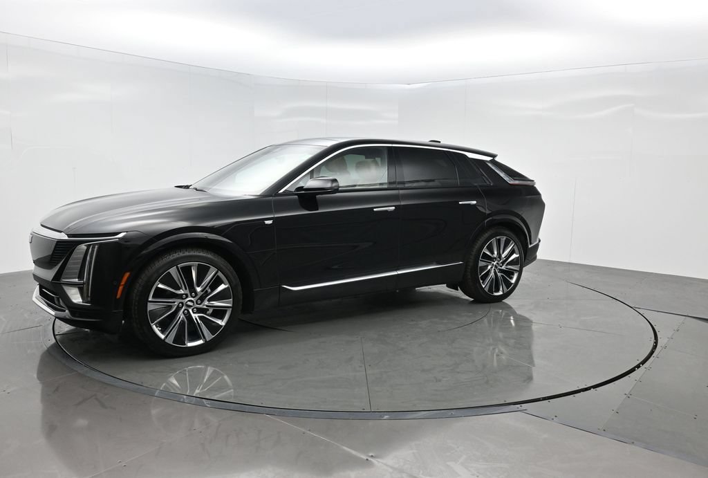 Used 2026 Cadillac Lyriq Signature Luxury w/ Nappa Leather Package AWD/4WD image 2