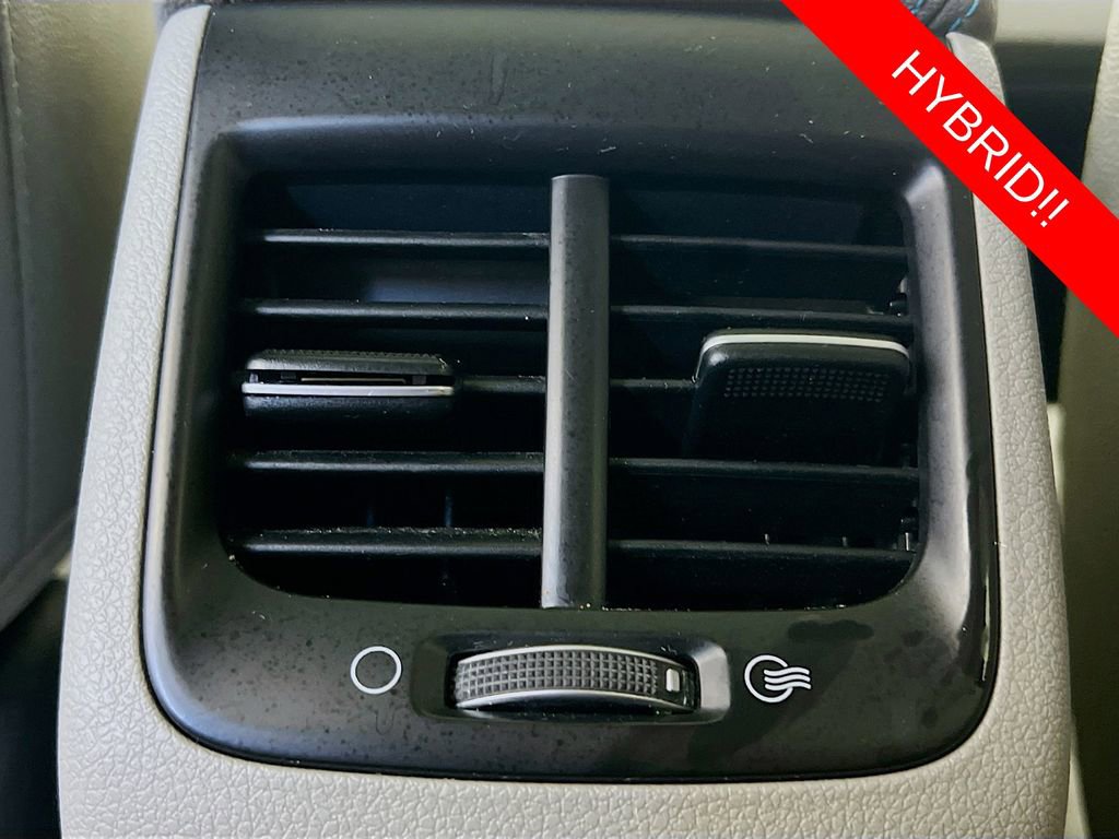 Certified 2017 Kia Niro Touring image 28