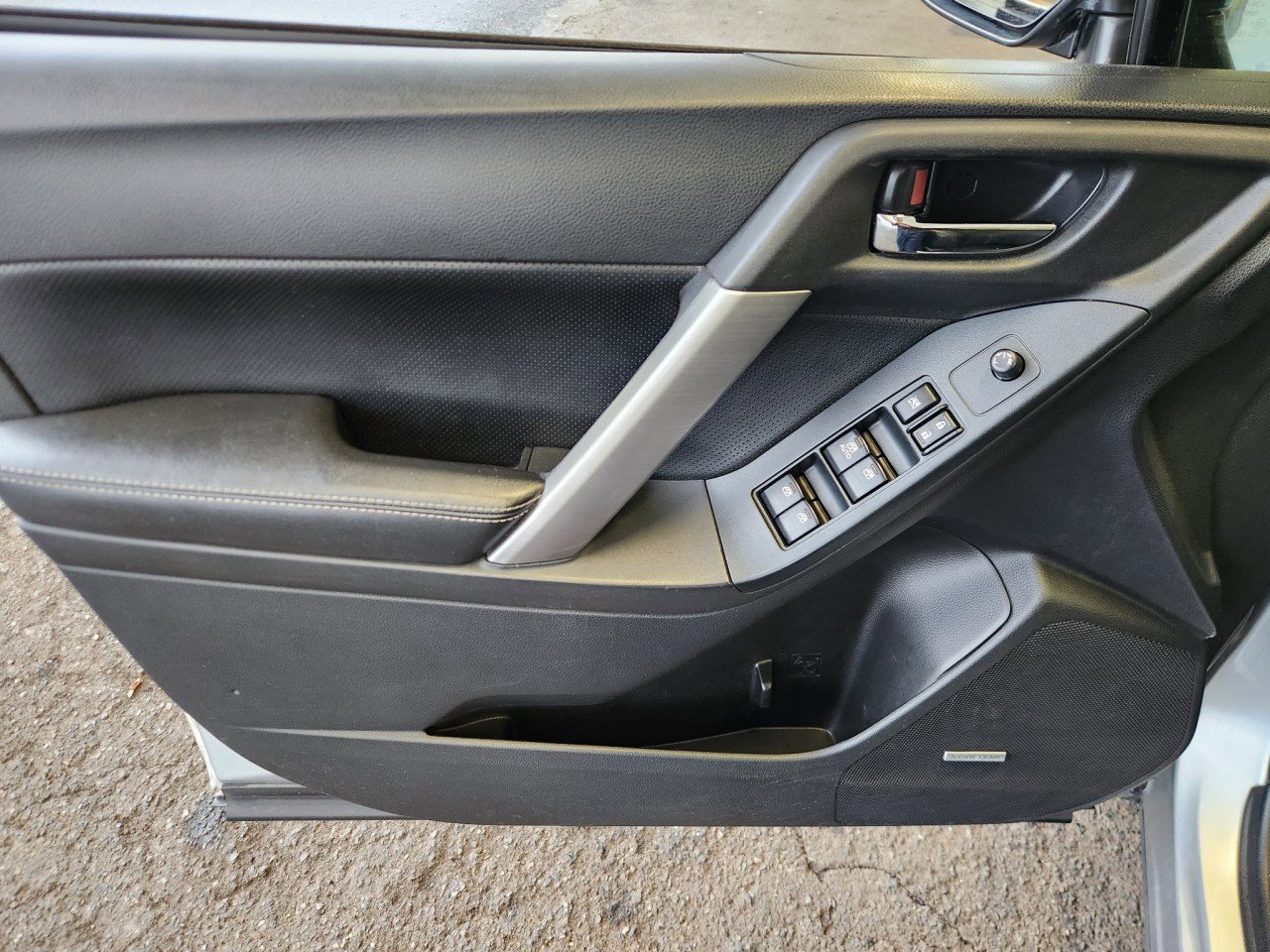 Used 2014 Subaru Forester 2.0XT Touring image 11