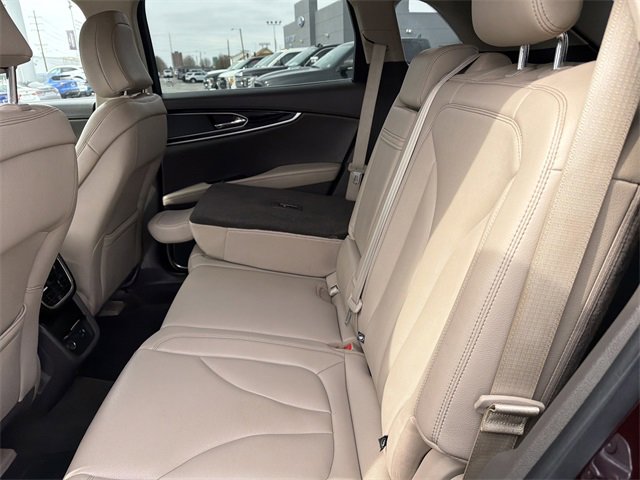 Used 2022 Lincoln Nautilus FWD image 12