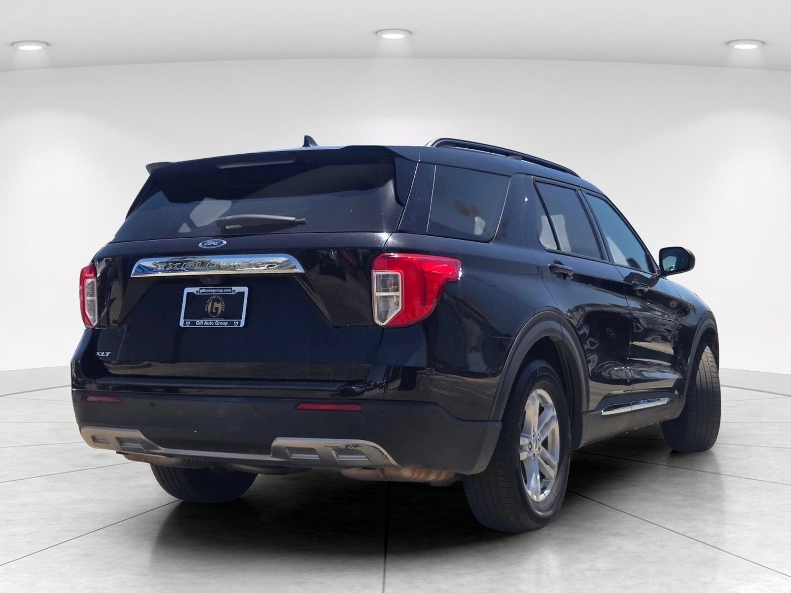 Used 2023 Ford Explorer XLT w/ Equipment Group 202A RWD image 3