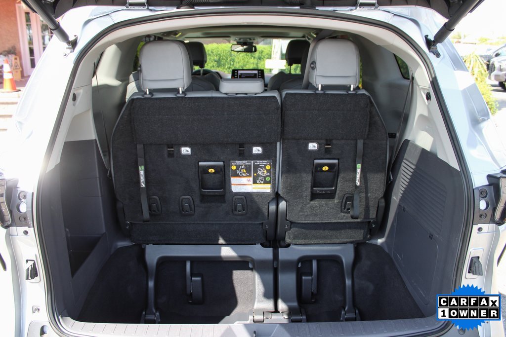 Used 2023 Toyota Sienna XLE image 9