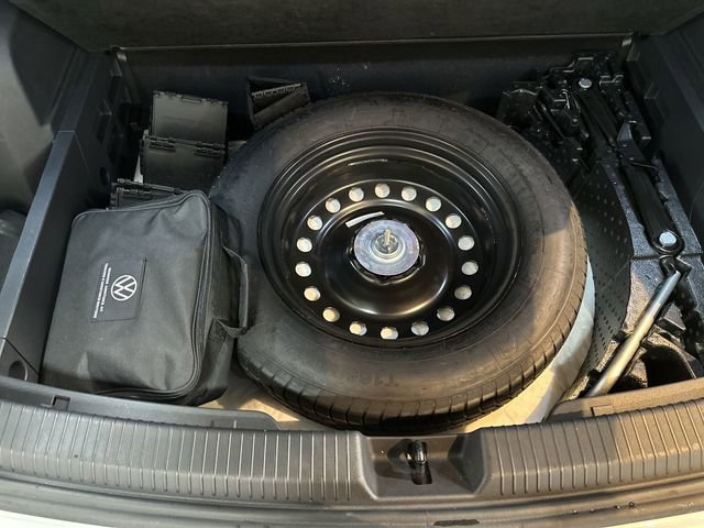 Used 2024 Volkswagen Atlas Cross Sport SEL R-Line image 31