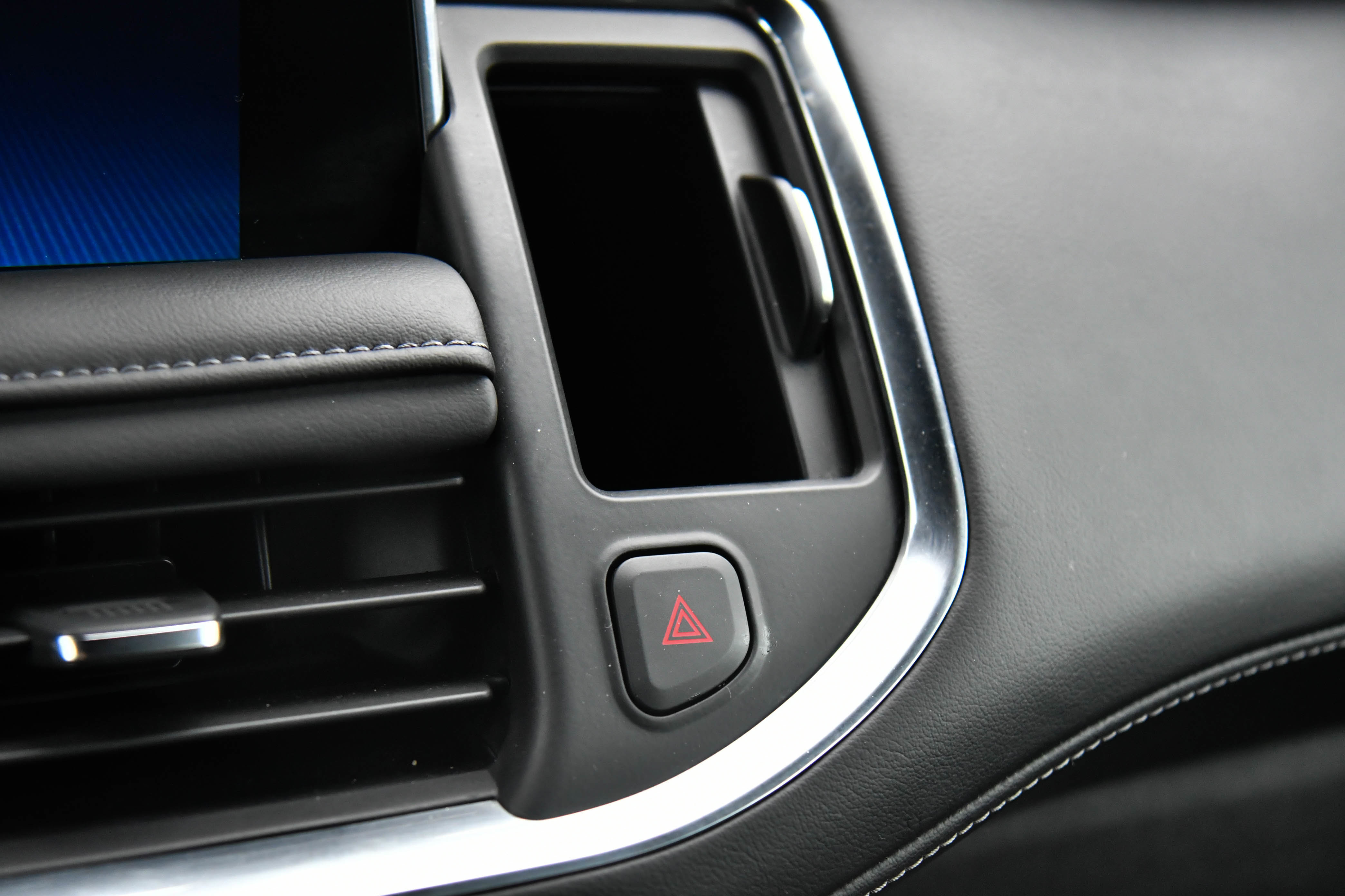 Used 2024 Chevrolet Tahoe LT AWD/4WD image 24