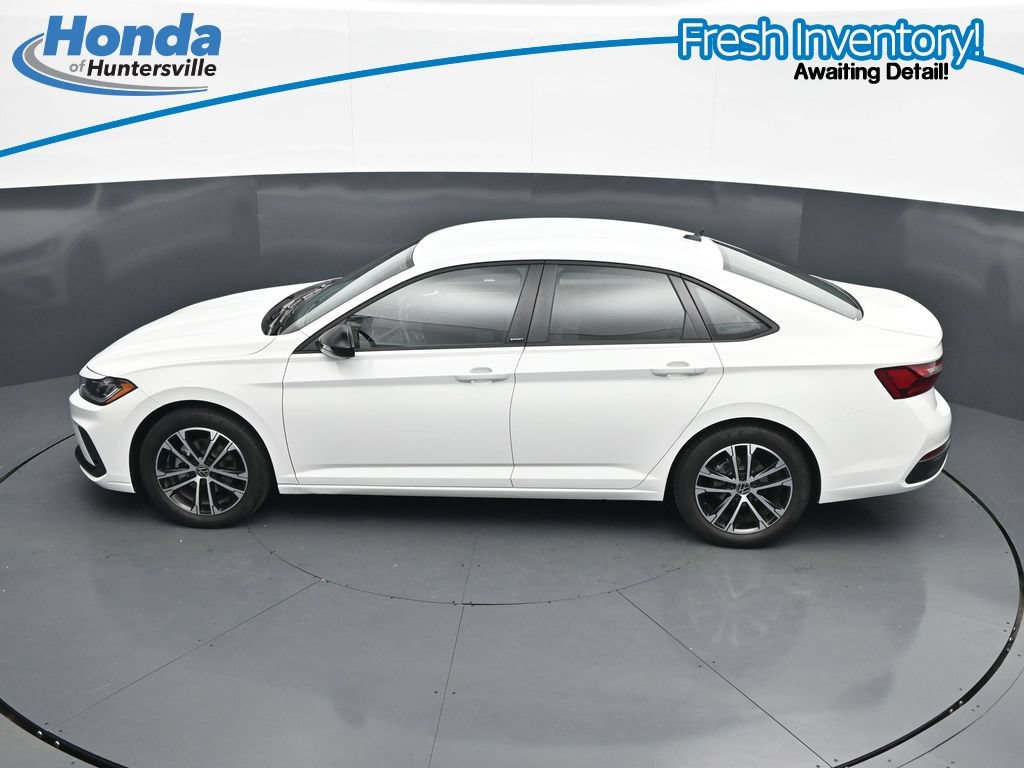 Used 2025 Volkswagen Jetta Sport FWD image 20