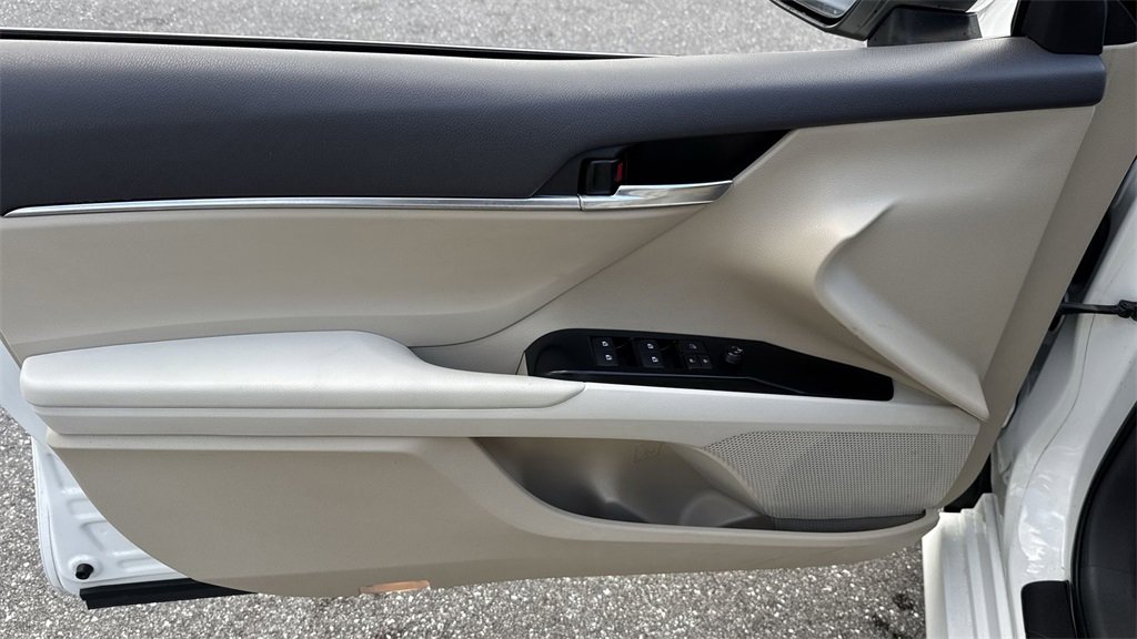 Used 2018 Toyota Camry LE image 40