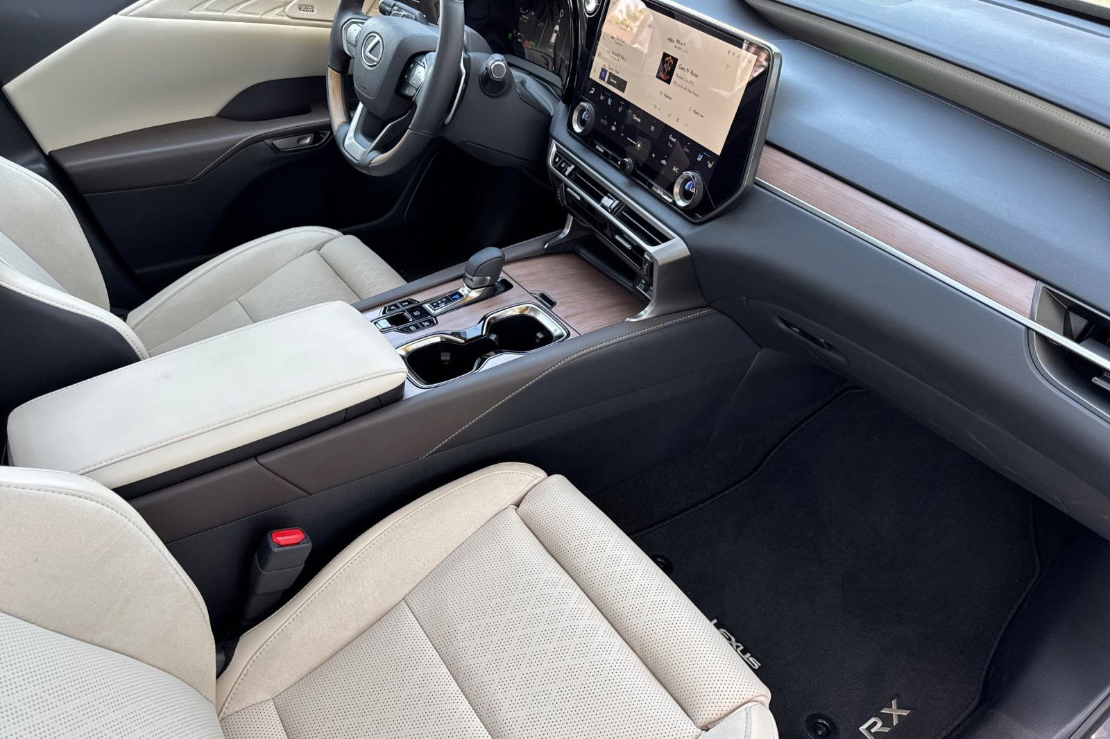 Certified 2026 Lexus RX 450h AWD w/ Convenience Package image 19