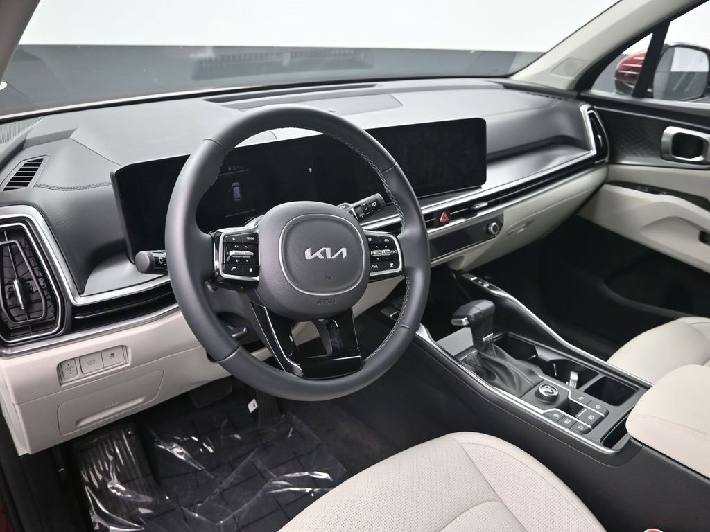 Certified 2025 Kia Sorento EX image 13