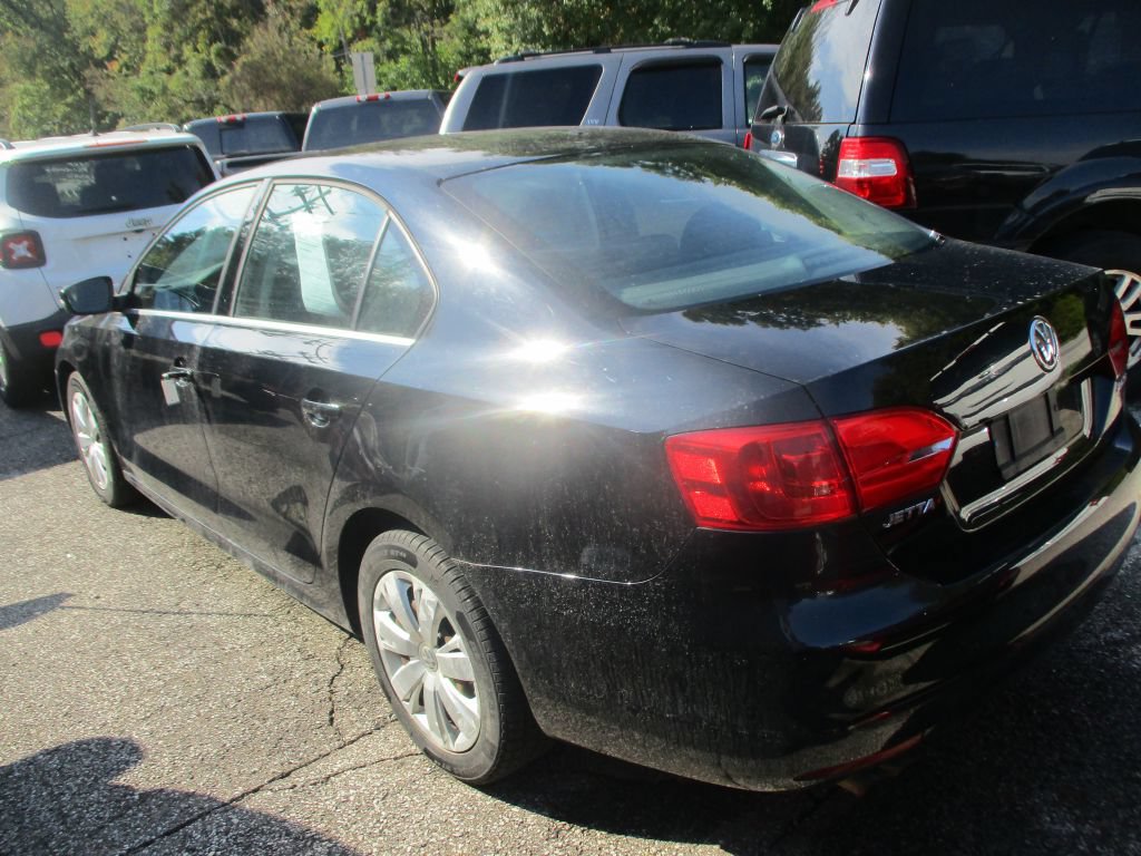 Used 2013 Volkswagen Jetta SE FWD image 4