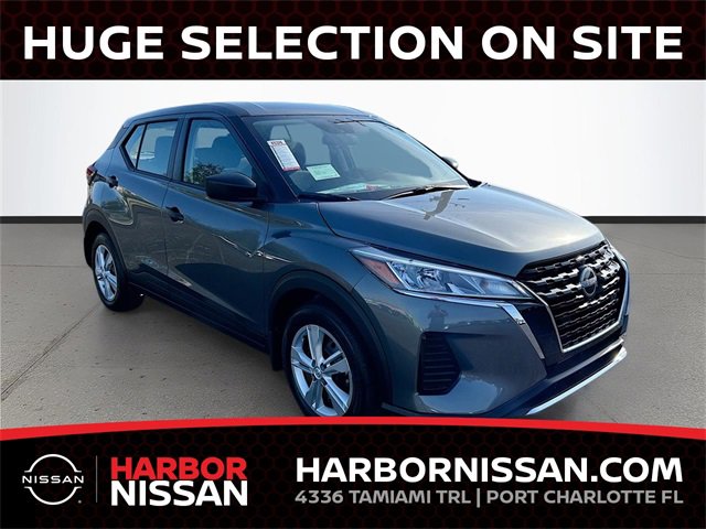 New 2025 Nissan Kicks Play S