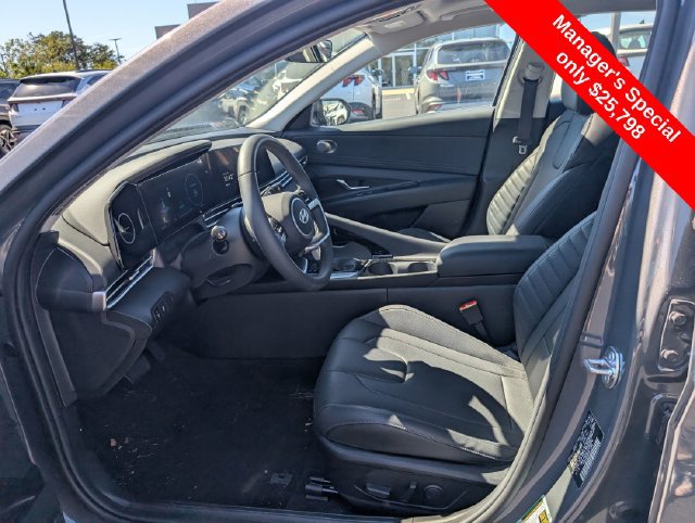 Certified 2026 Hyundai Elantra Limited FWD image 12