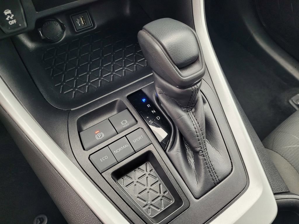 Used 2024 Toyota RAV4 XLE image 17