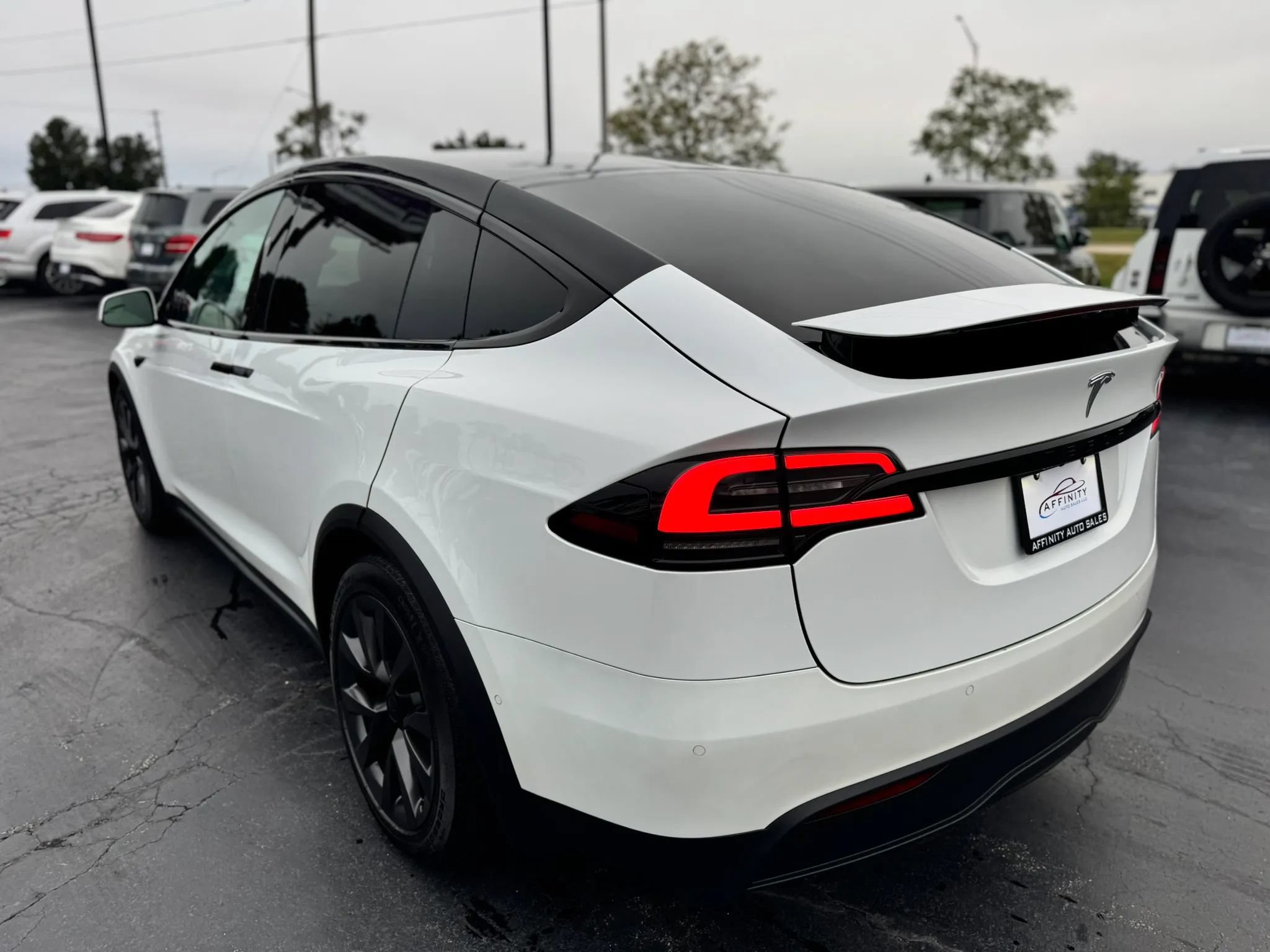 Used 2022 Tesla Model X AWD/4WD image 3