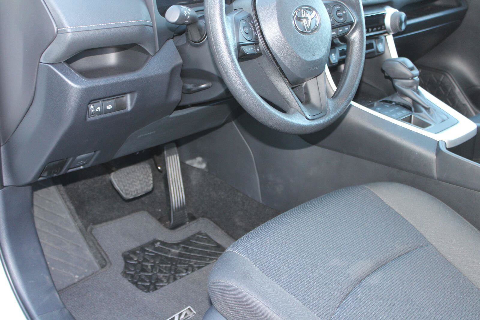Certified 2024 Toyota RAV4 LE AWD/4WD image 46