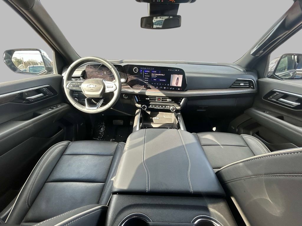 Used 2025 Chevrolet Tahoe Premier AWD/4WD image 19