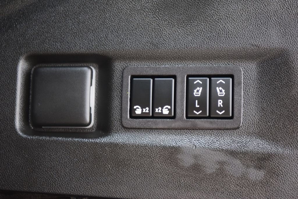 Used 2023 Chevrolet Tahoe High Country AWD/4WD image 24