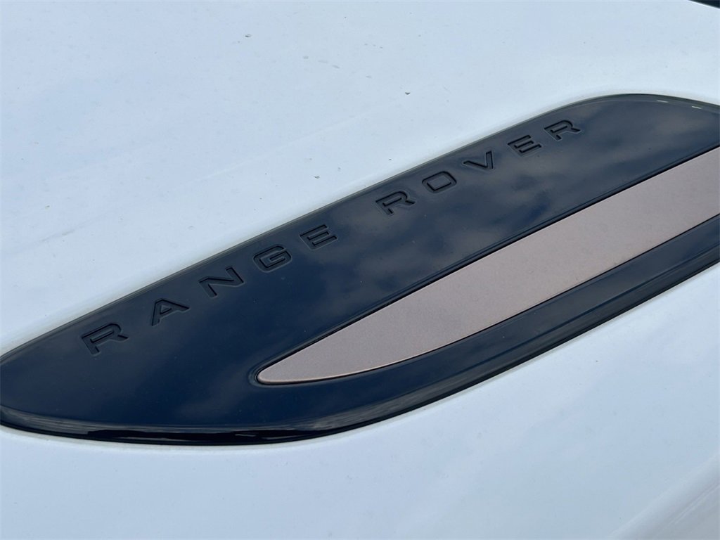 Used 2025 Land Rover Range Rover Velar Dynamic SE image 10