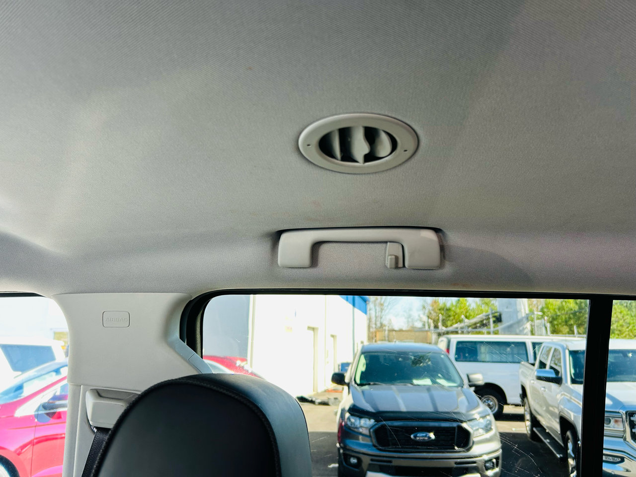 Used 2015 GMC Yukon XL Denali w/ Premium Package image 32