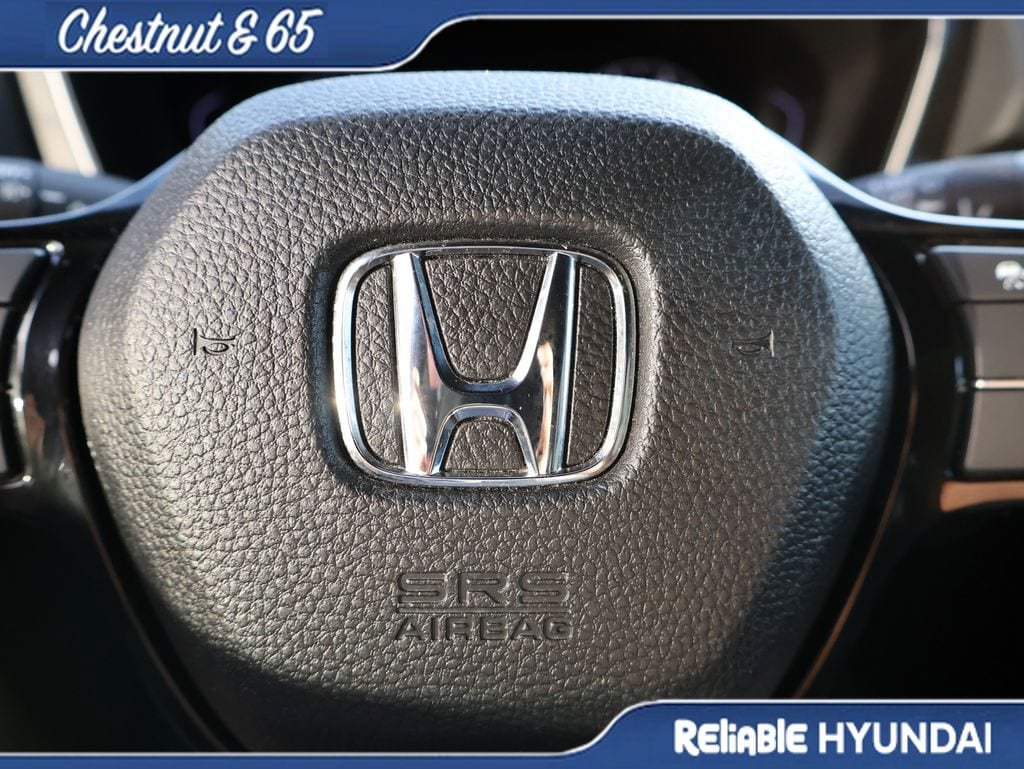 Used 2025 Honda Pilot Sport image 27