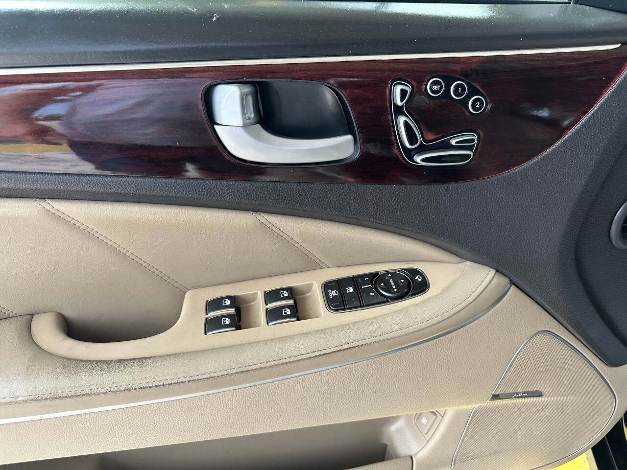Used 2012 Hyundai Equus Signature RWD image 27