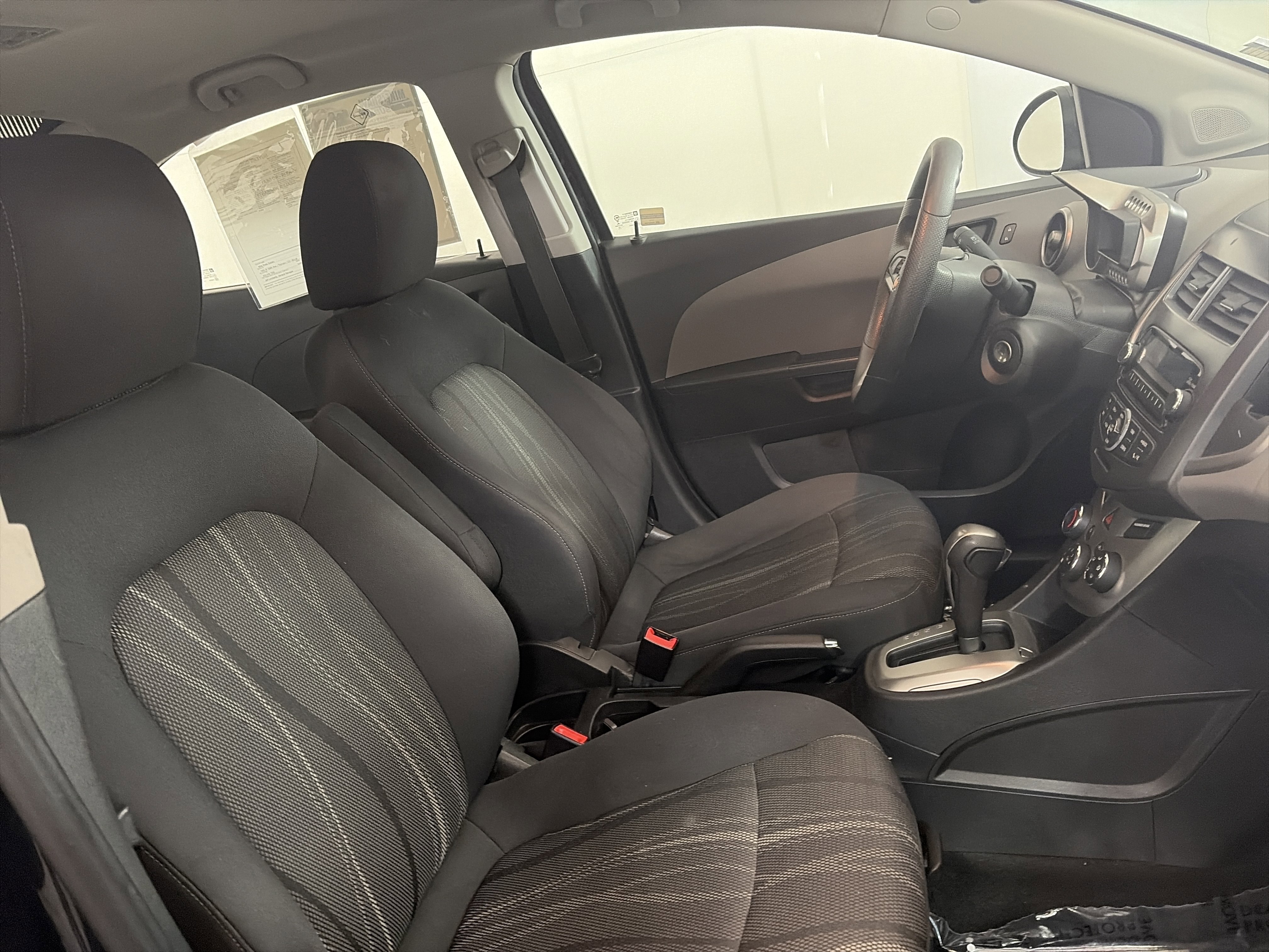Used 2015 Chevrolet Sonic LT image 28
