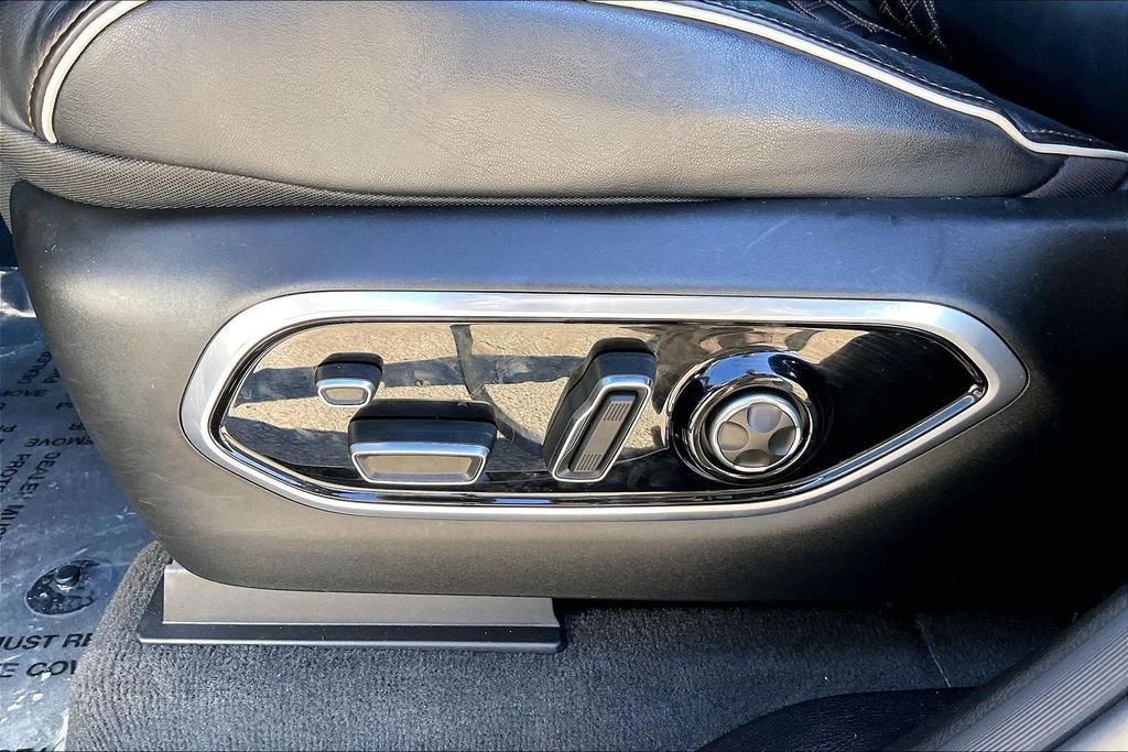 Used 2022 Jeep Grand Cherokee Summit w/ Luxury Tech Group V image 26