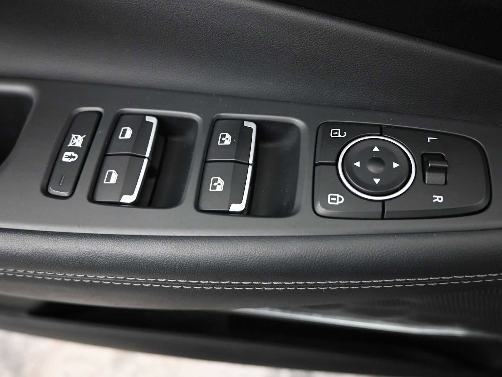 Used 2019 Hyundai Santa Fe Limited image 18