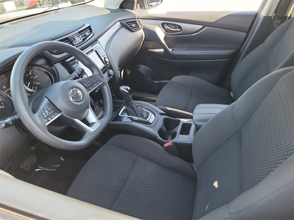 Used 2021 Nissan Rogue Sport S image 3