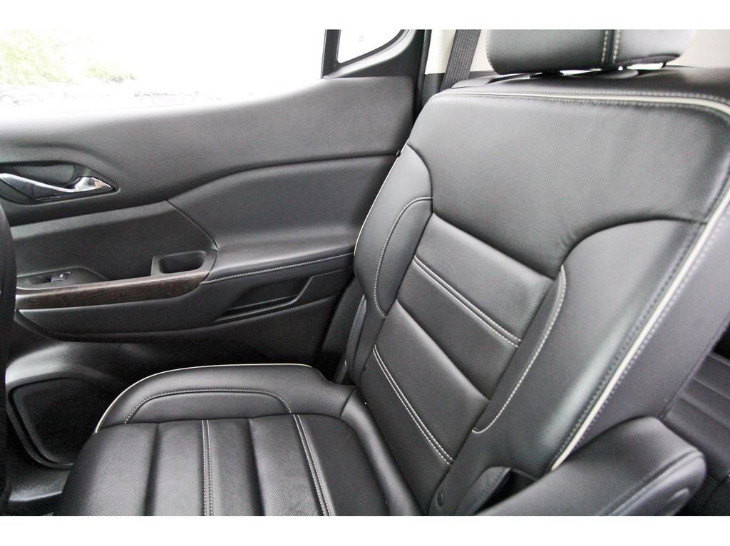 Used 2023 GMC Acadia Denali w/ Denali Ultimate Package FWD image 11